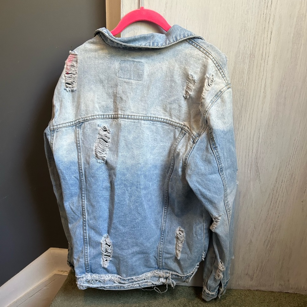 Distressed oversized denim jacket - Picture 4 of 5